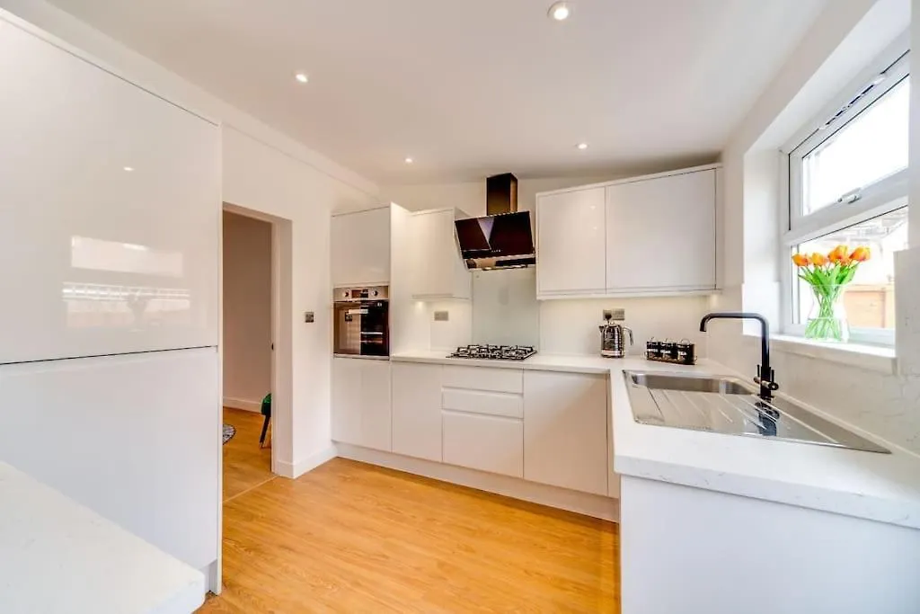 Chic & Modern 2 Bedroom Flat In Central Catford, London 0*, Catford
