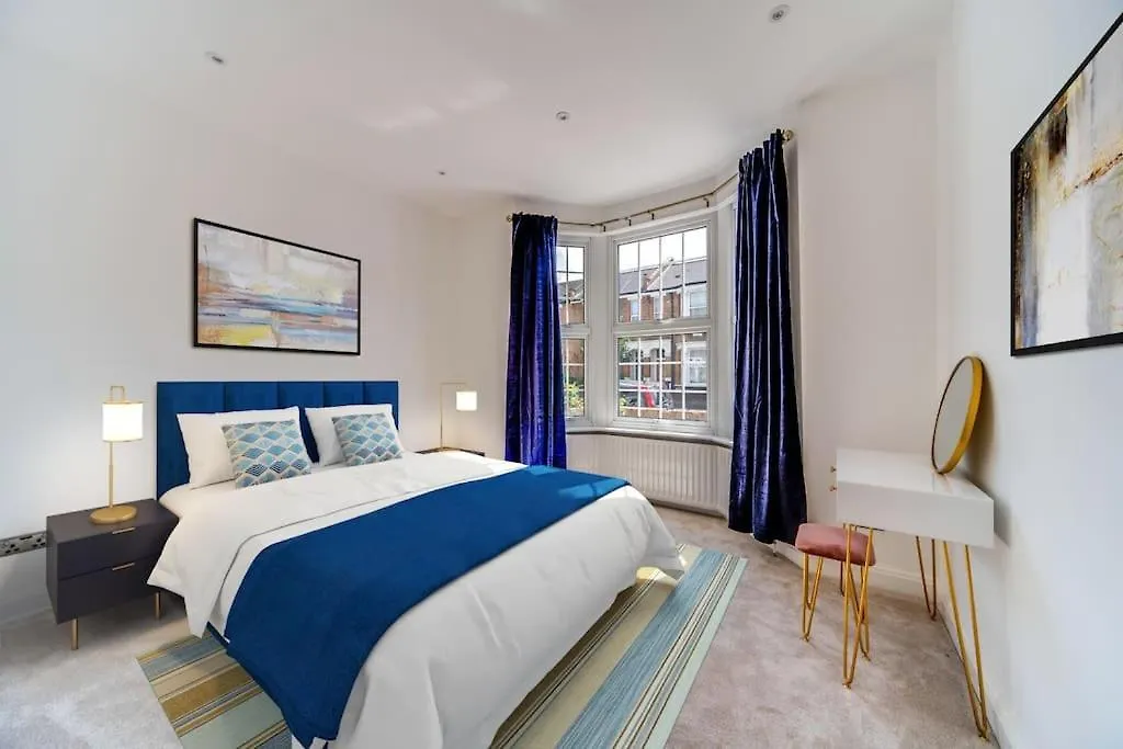 Chic & Modern 2 Bedroom Flat In Central Catford, London Apartment Catford